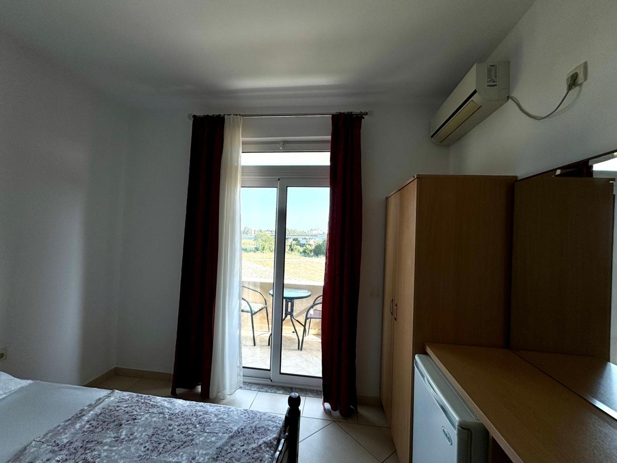 Apartments Cobi Ulcinj Quarto foto